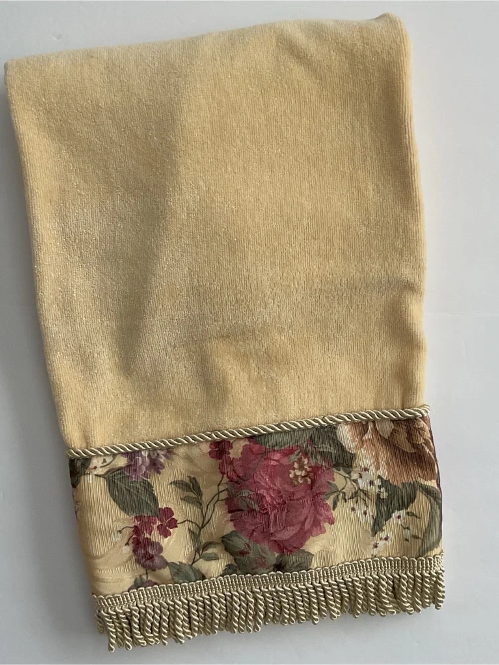 Aussino Bath Towels Yellow Floral Trim Size 24”x50”